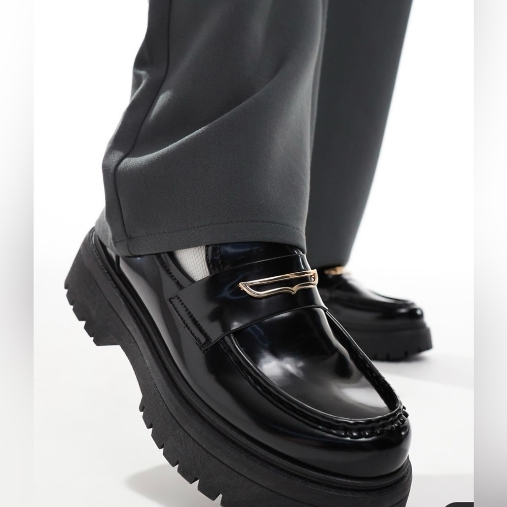 NEW women’s ASOS DESIGN chunky loafers in black with snaffle- US 5